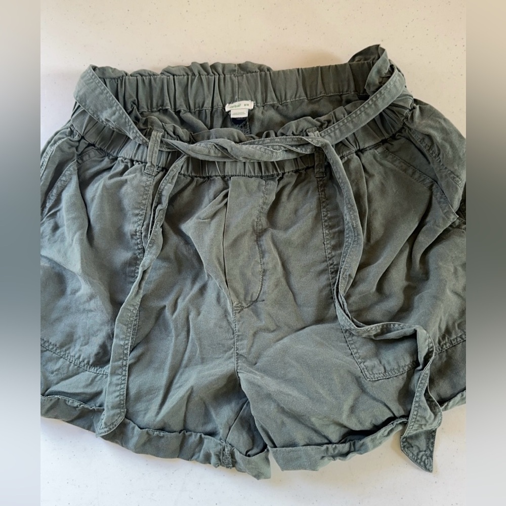 medium aerie paper bag shorts